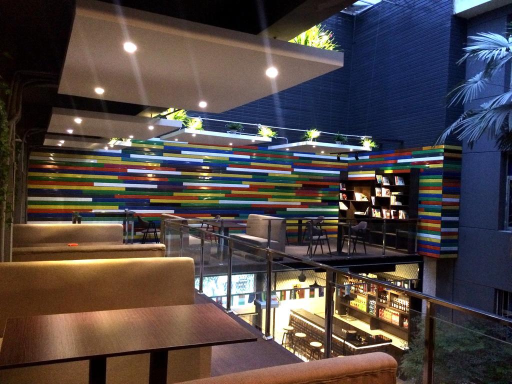 Xi'An Rainbow Youth Hotel Exterior photo