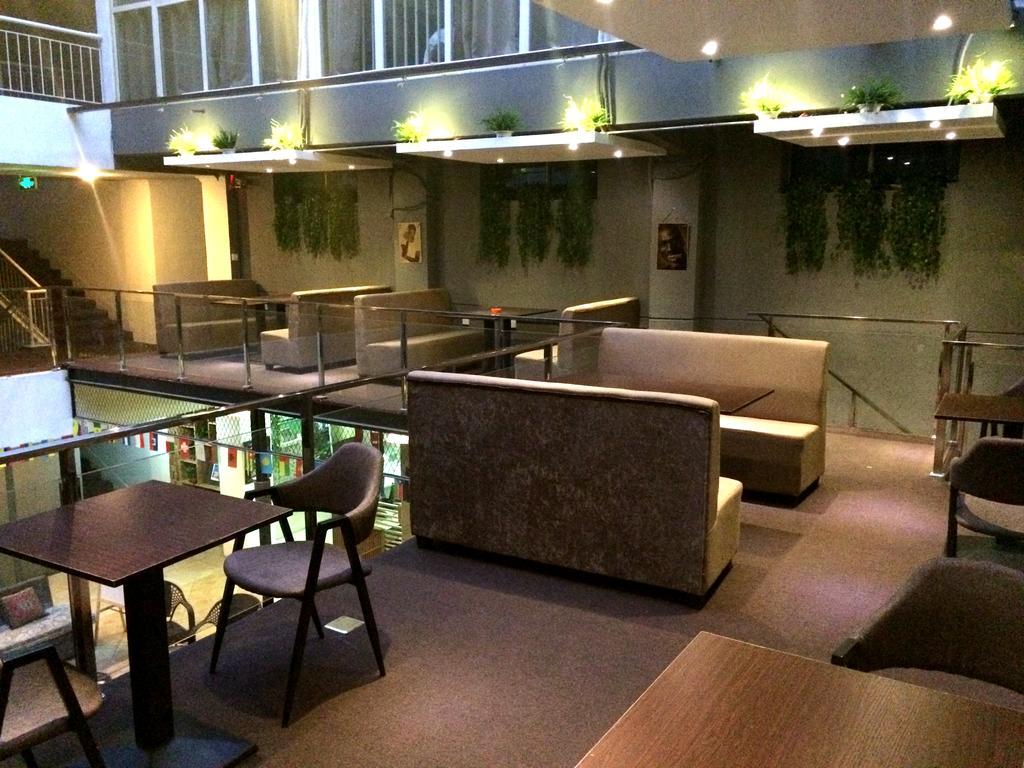 Xi'An Rainbow Youth Hotel Exterior photo
